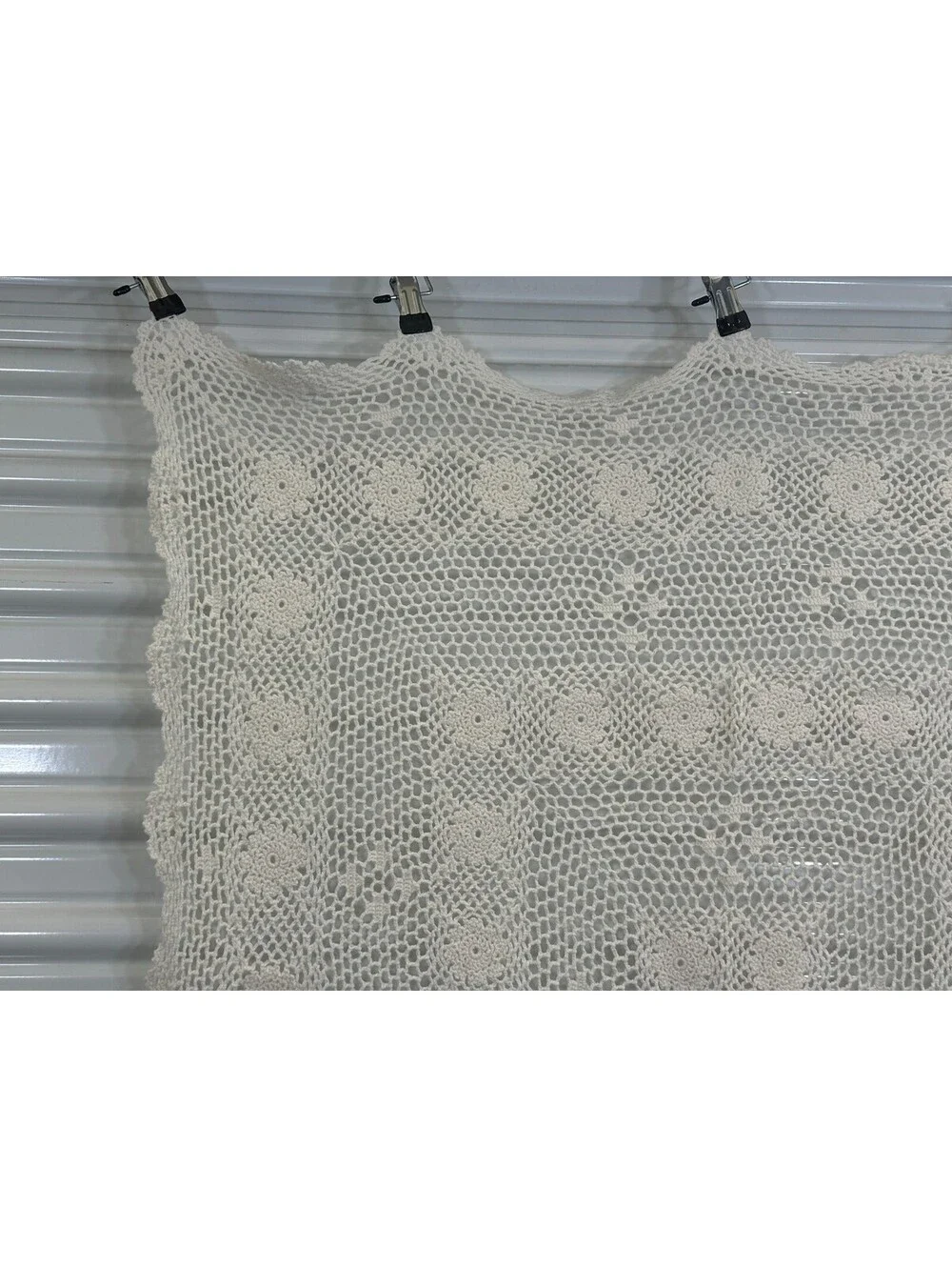 Vintage Crochet Tablecloth Topper Floral Pattern Cream White Scallop Edge 34x37